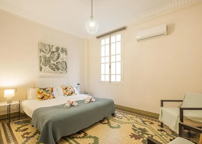Macflats Ayuntamiento * Βαλένθια